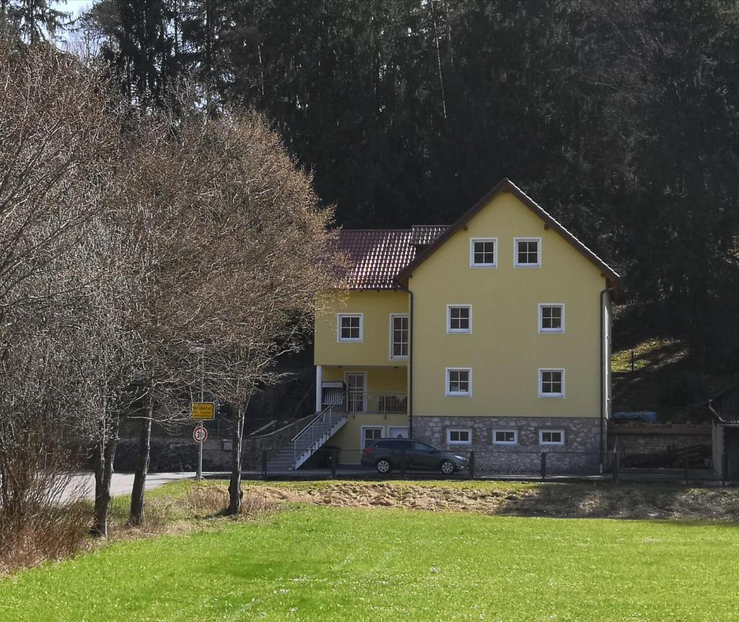 Ferienhaus Am Bach Mit Grossem Garten Deuerling Exterior foto